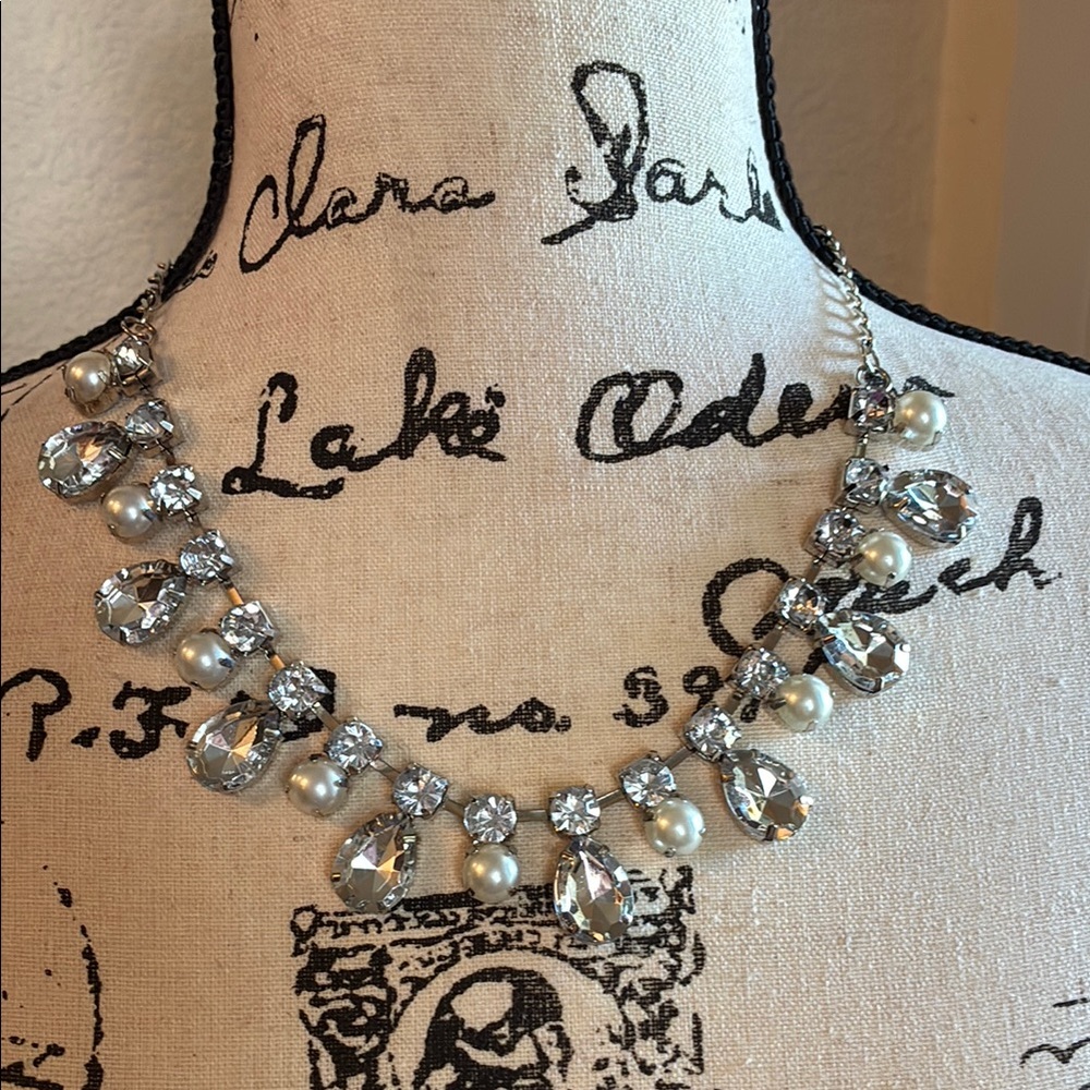 Elegant Silver colored Pearl  & rhinestone Necklace